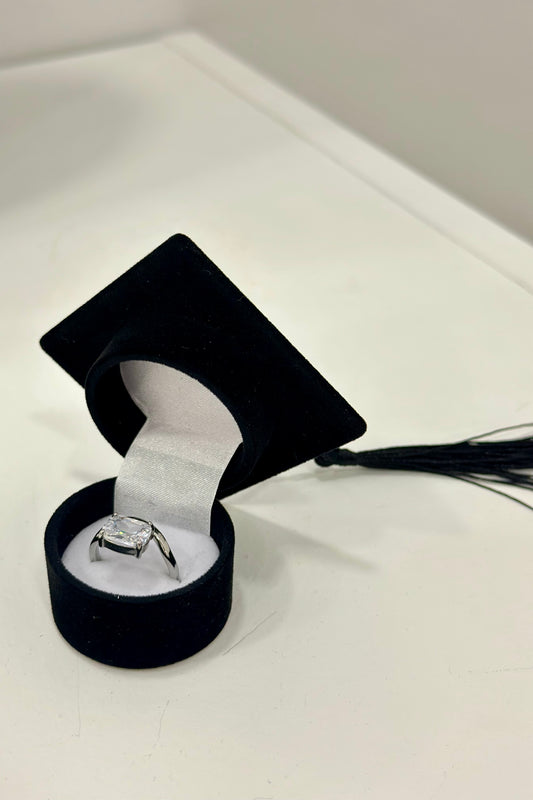 Graduation ring box