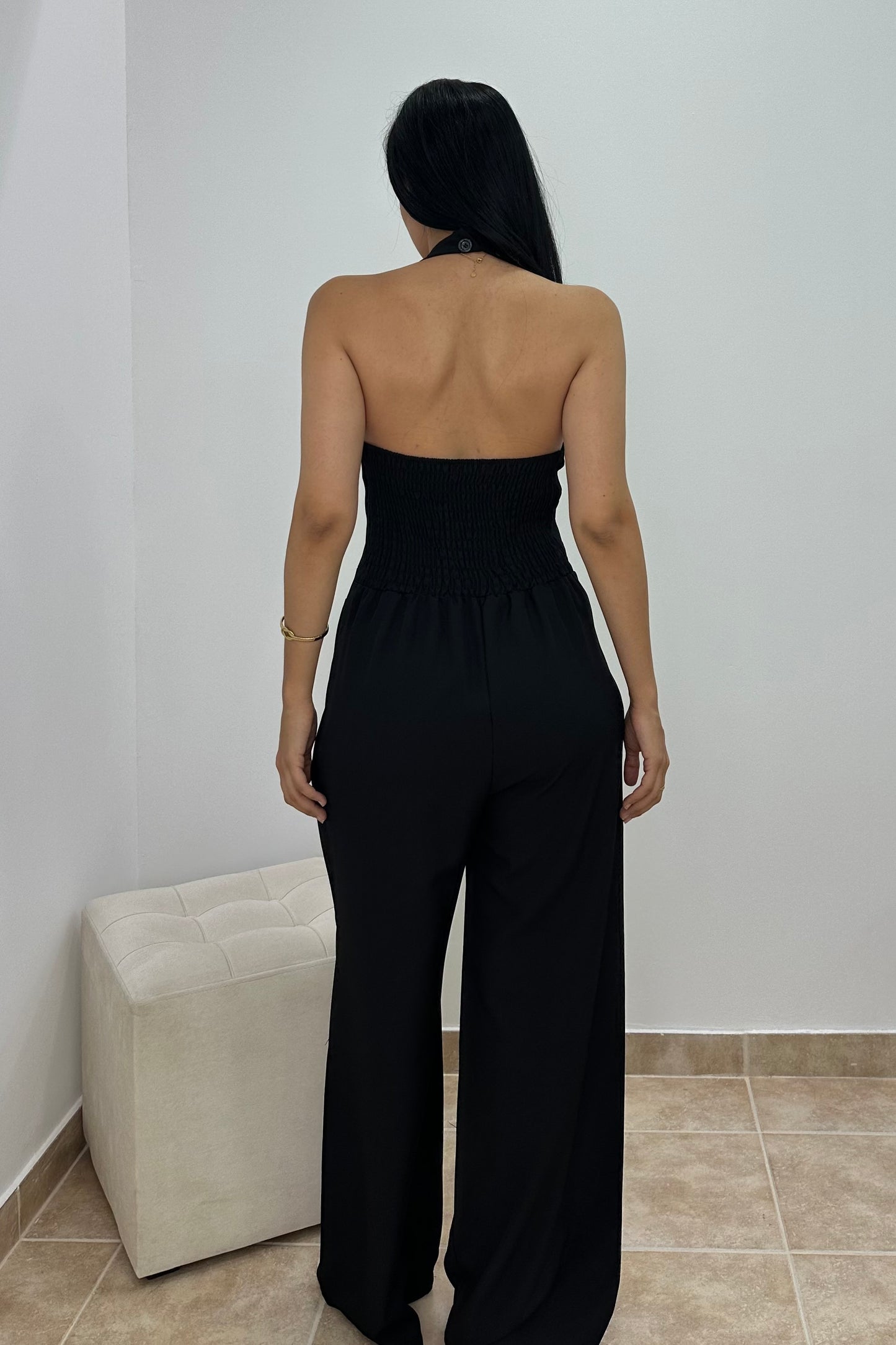 Μαύρη Ολόσωμη Φόρμα Halter με Ανοιχτή Πλάτη