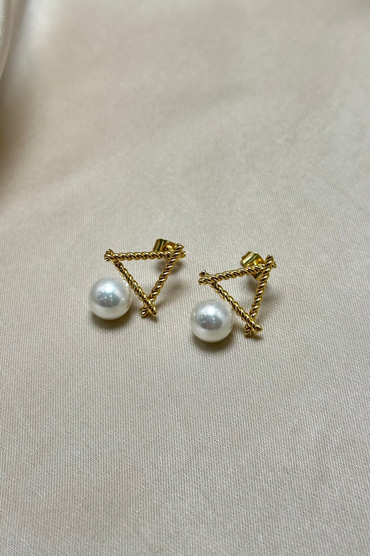 Pearl Angle
