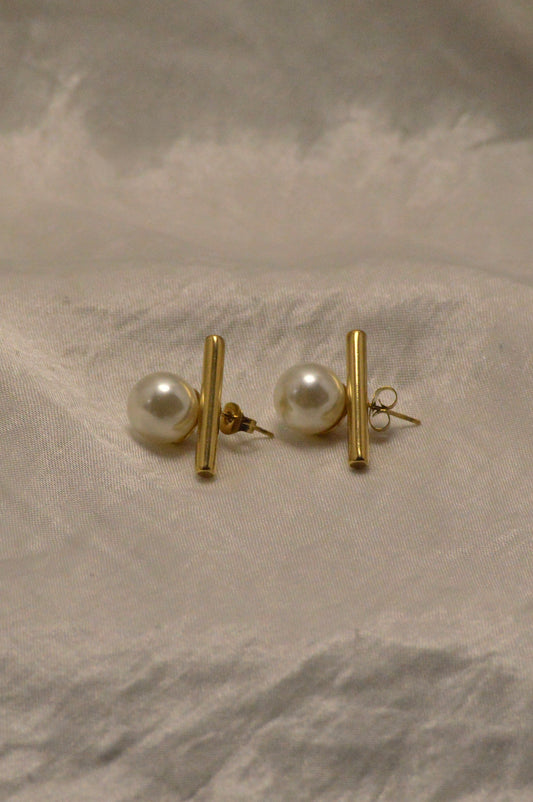 Pearl Line Studs