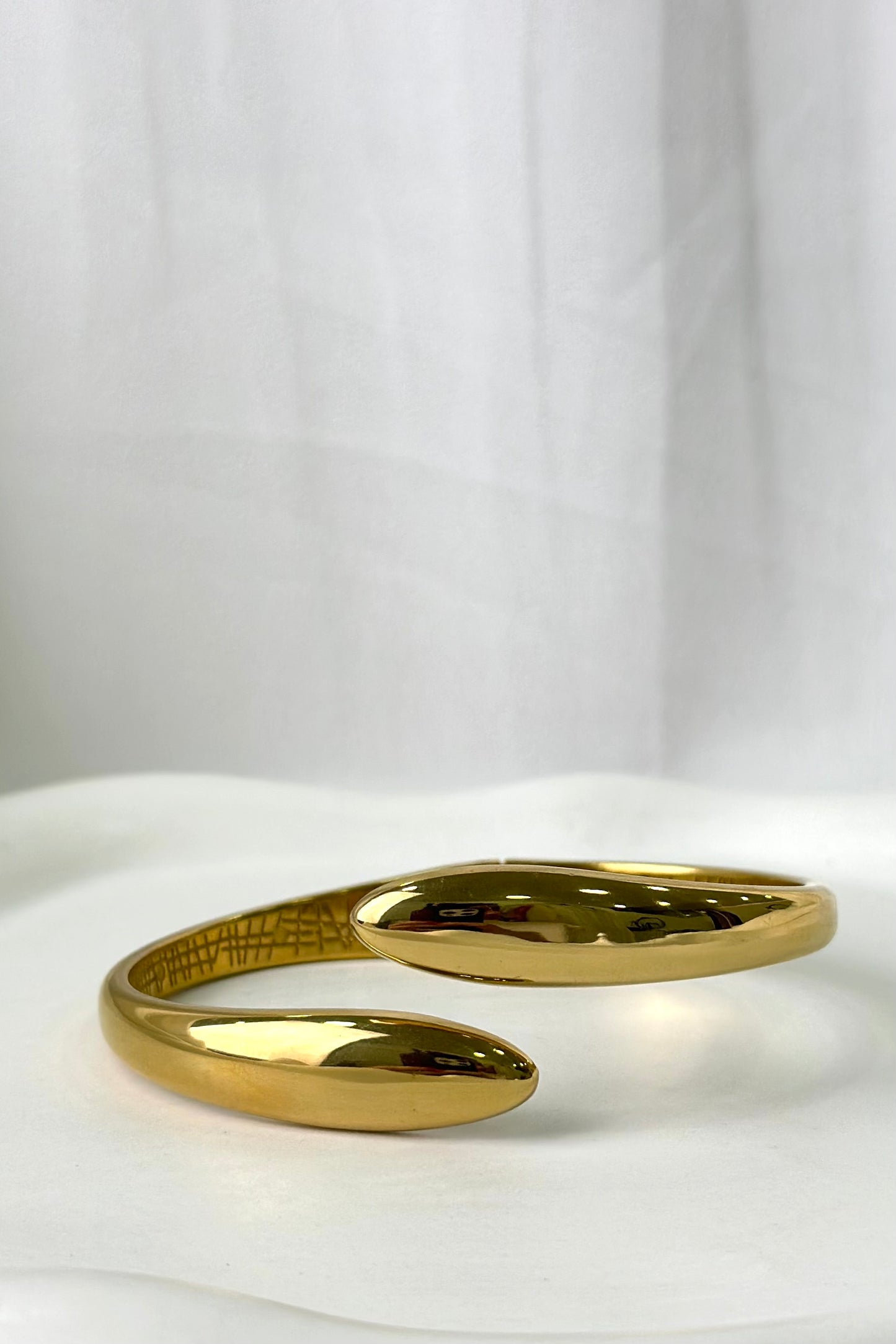 Alaia cuff