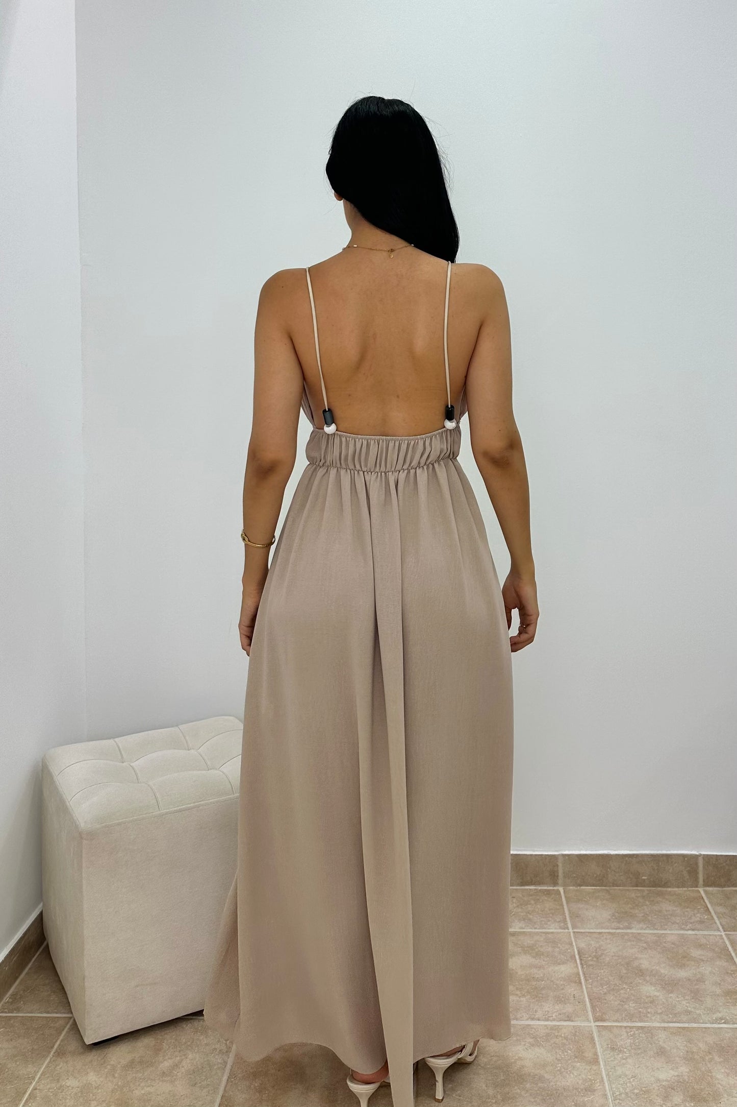 Pearl Goddess Μπεζ Maxi Φόρεμα με Χάντρες