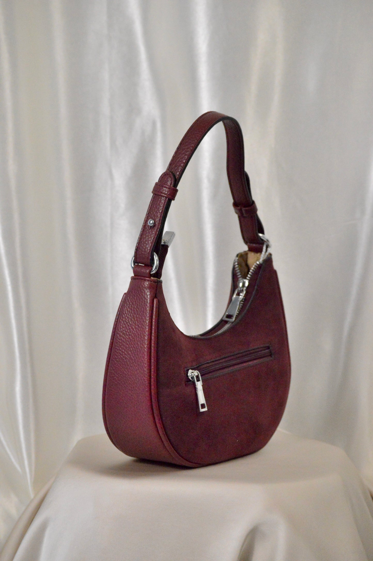 Velvet touch in burgundy