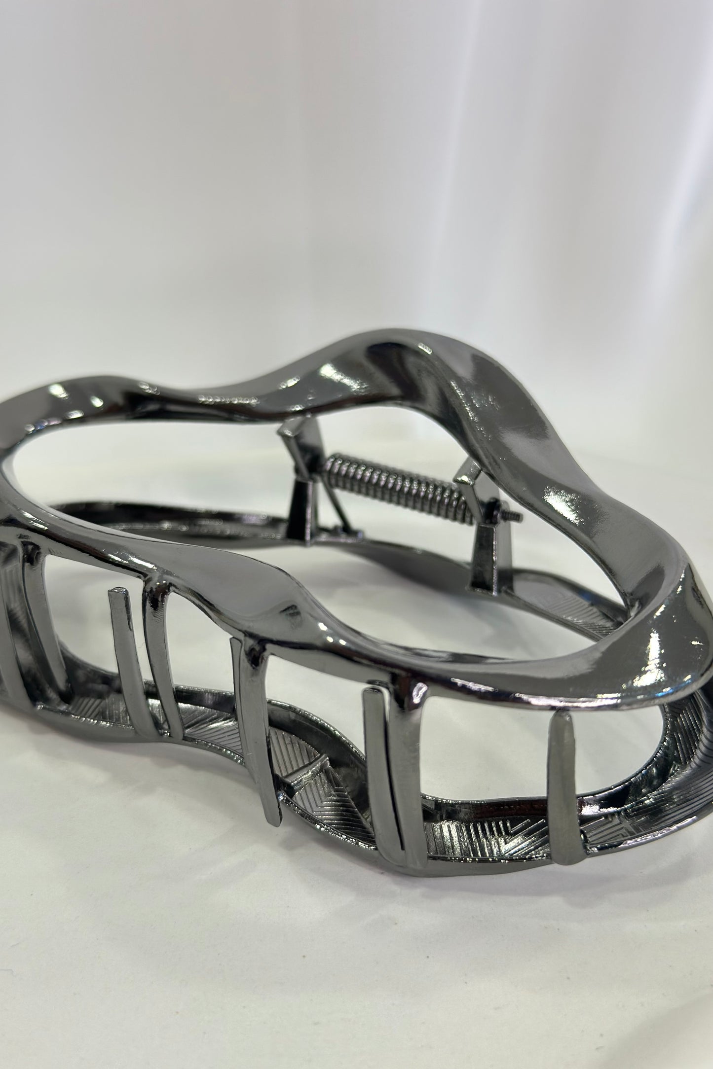 Liquid Graphite Ανθρακί Μεταλλικό Κλάμερ Μαλλιών