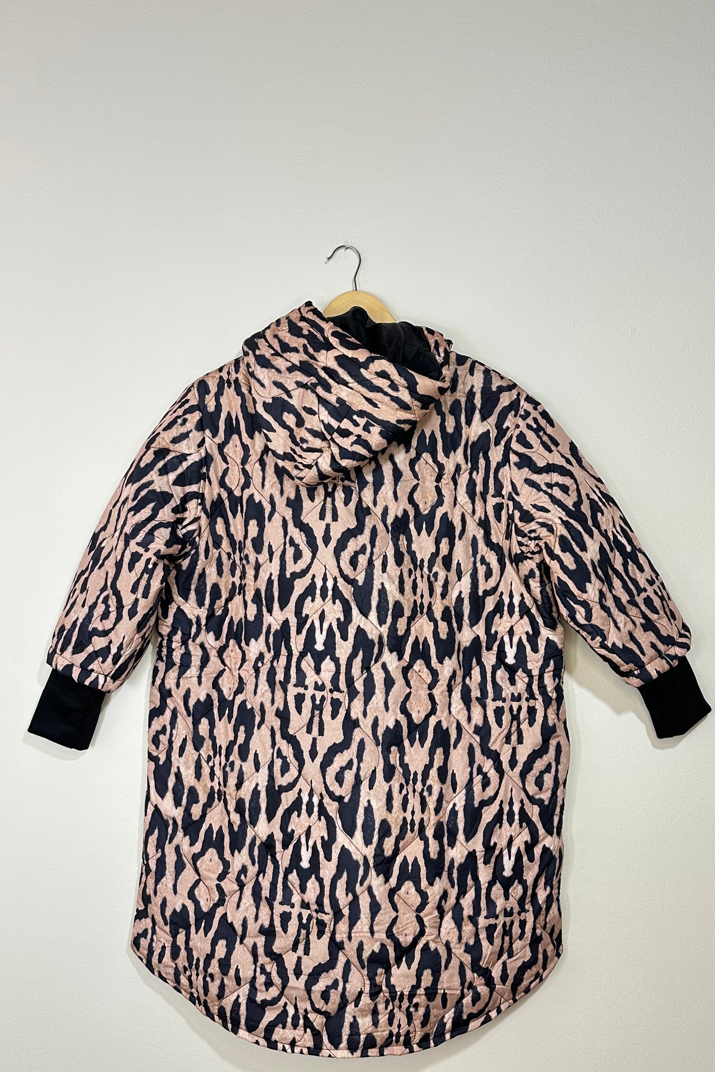 Leopard lovers puffer jacket