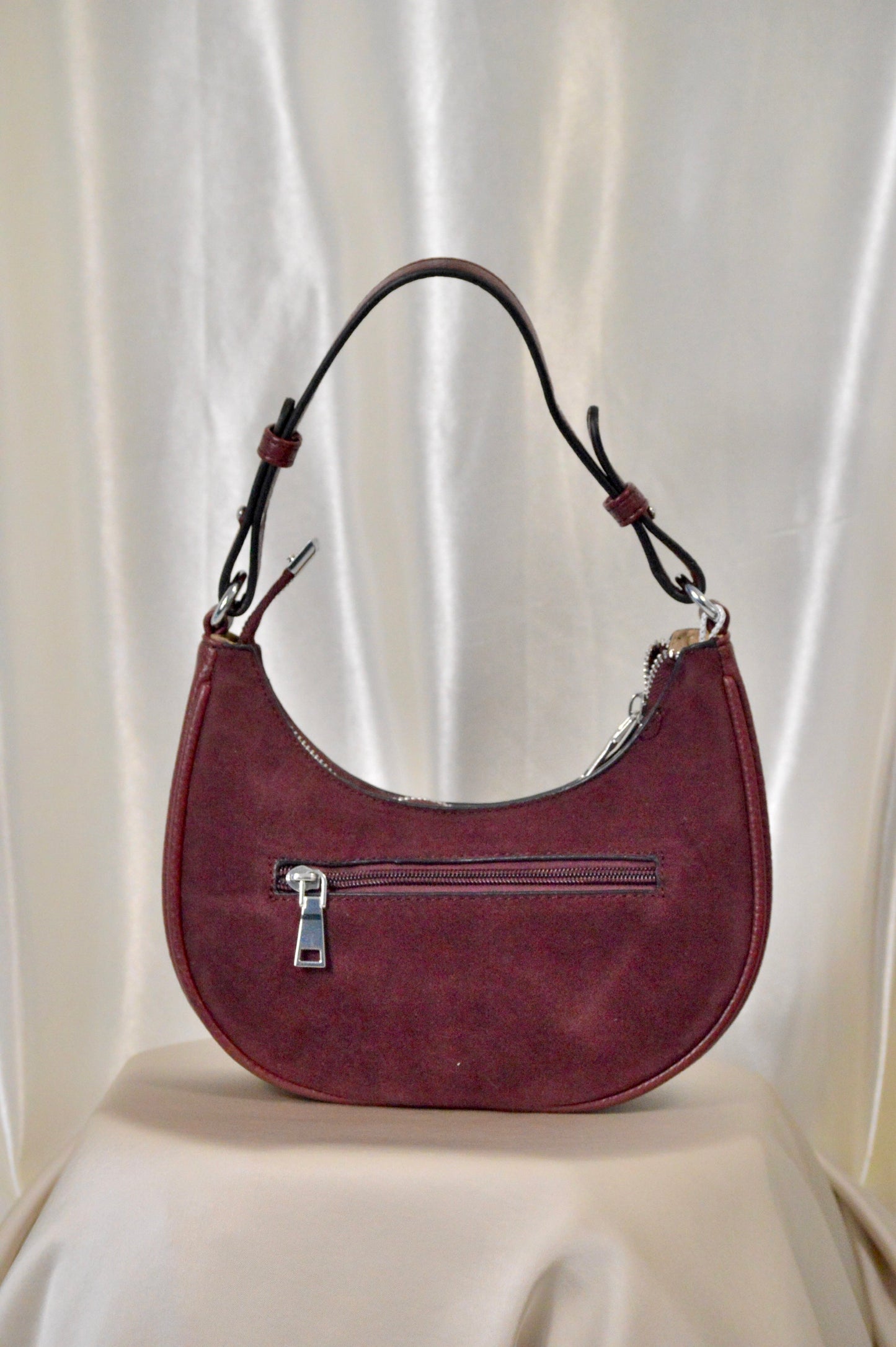 Velvet touch in burgundy