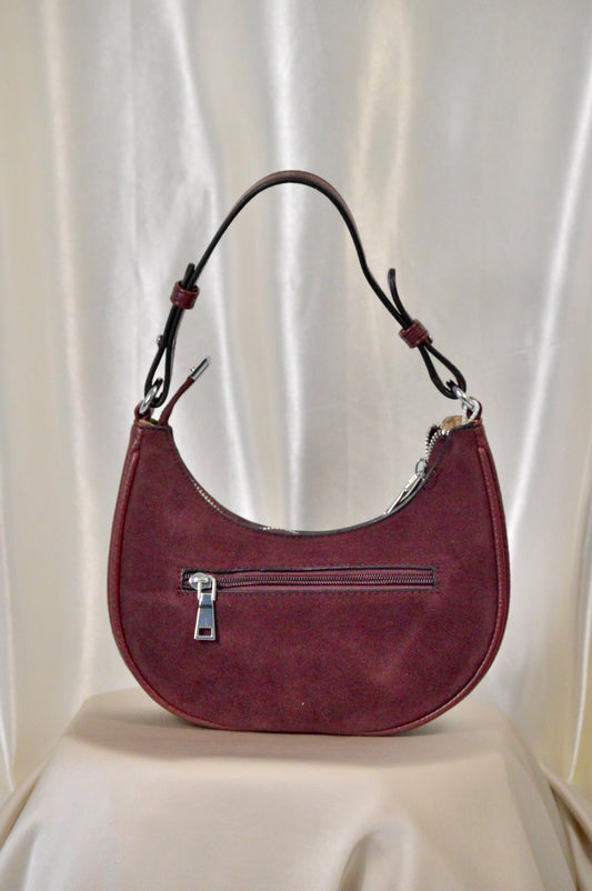 Velvet touch in burgundy