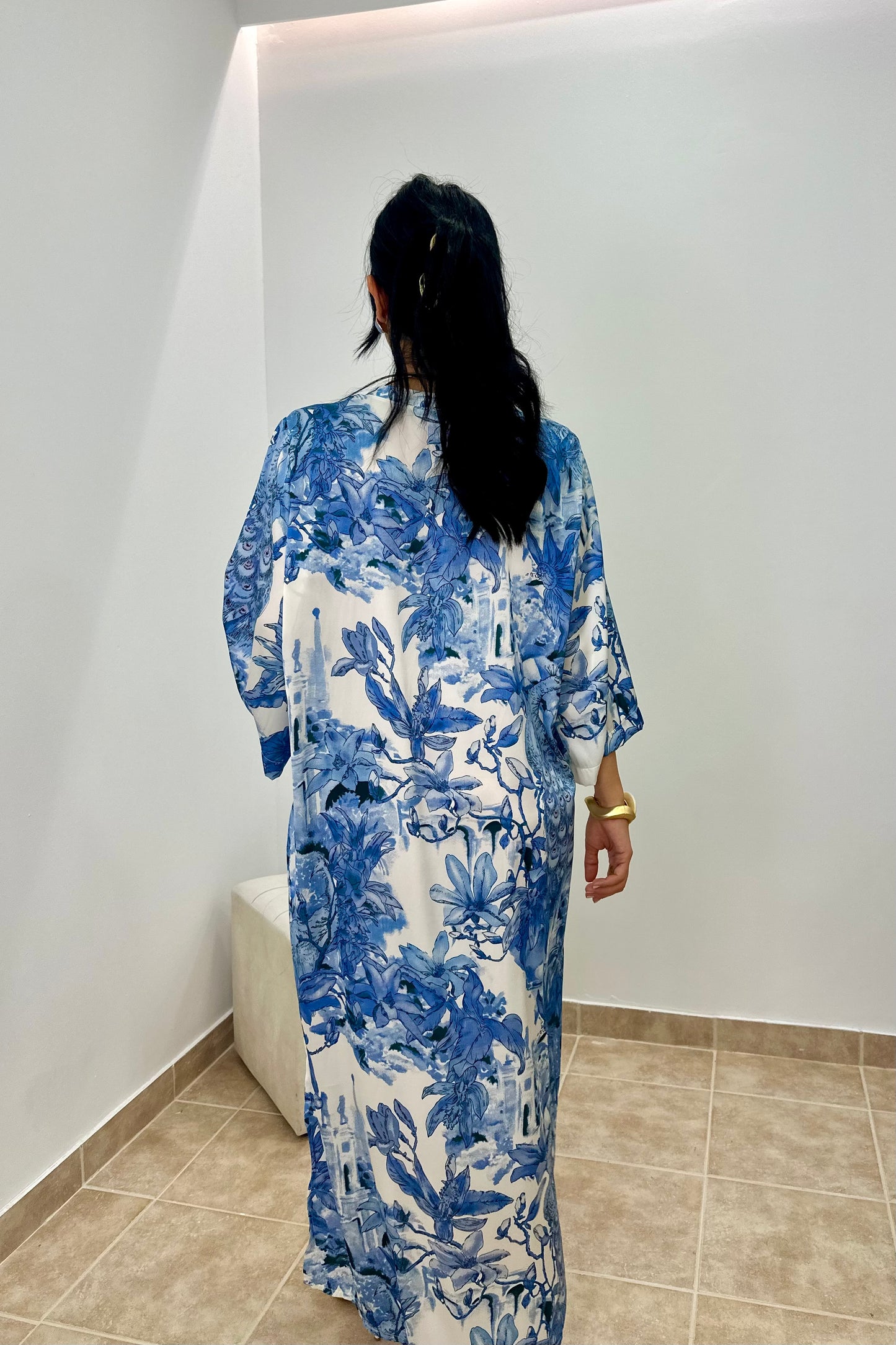 Hydra Μάξι Σατέν Καφτάνι Plus Size - Λευκό/Μπλε Φλοράλ
