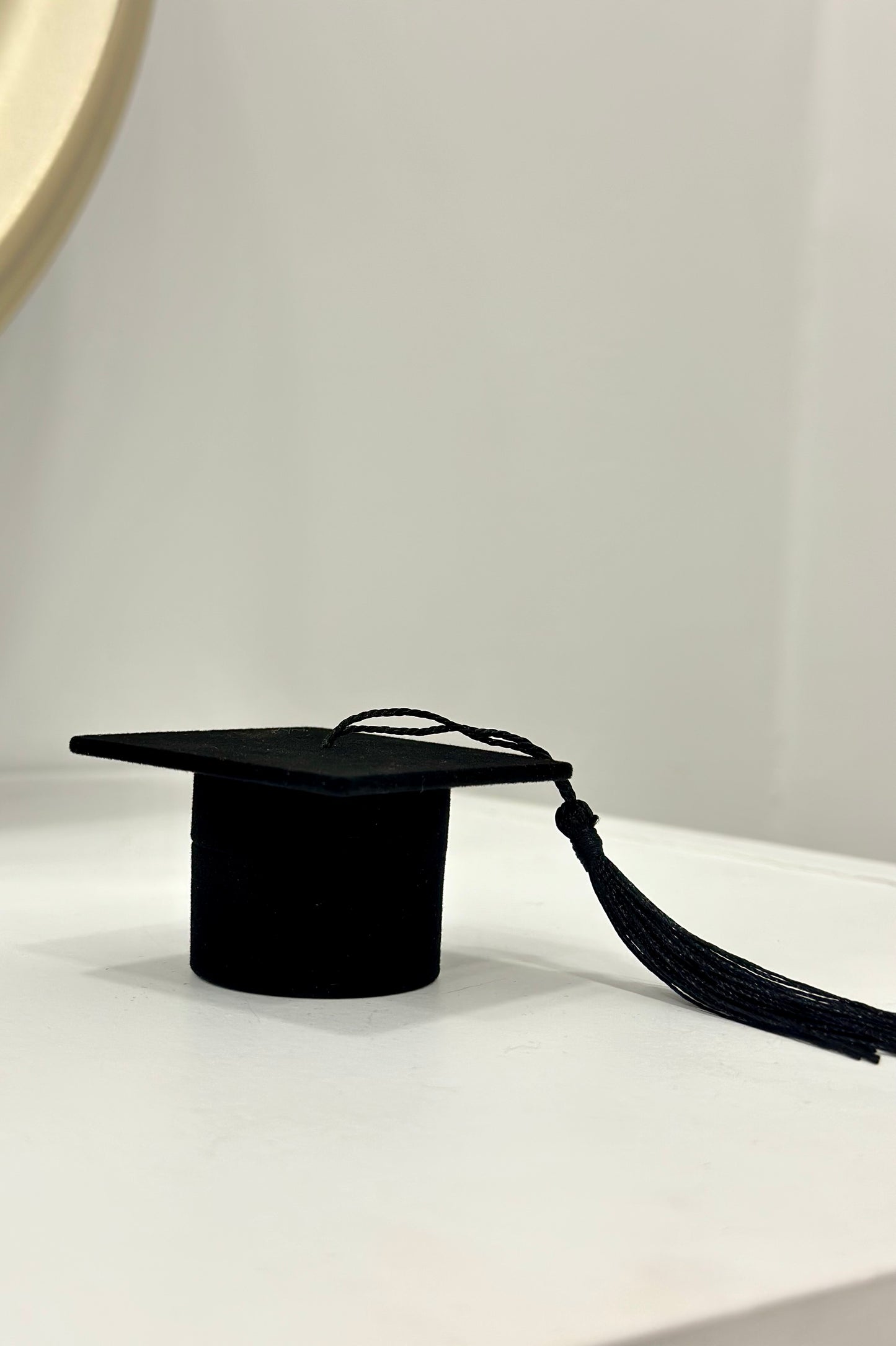 Graduation ring box