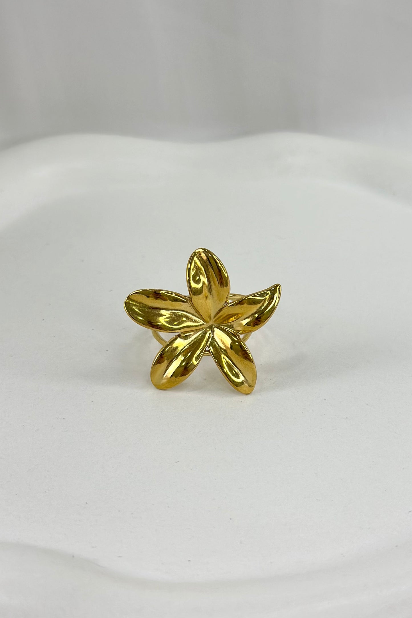Hibiscus ring