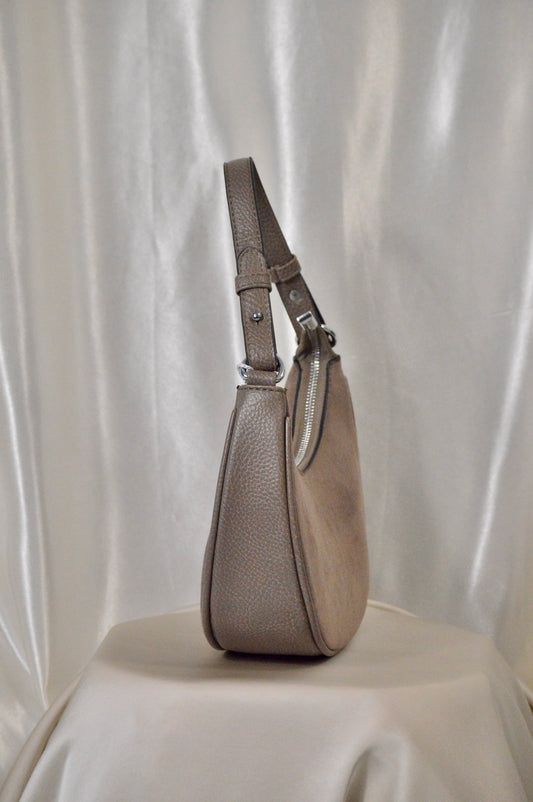 Velvet touch in beige