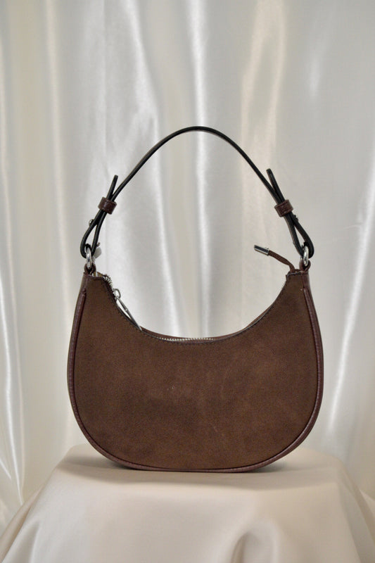 Velvet touch in brown