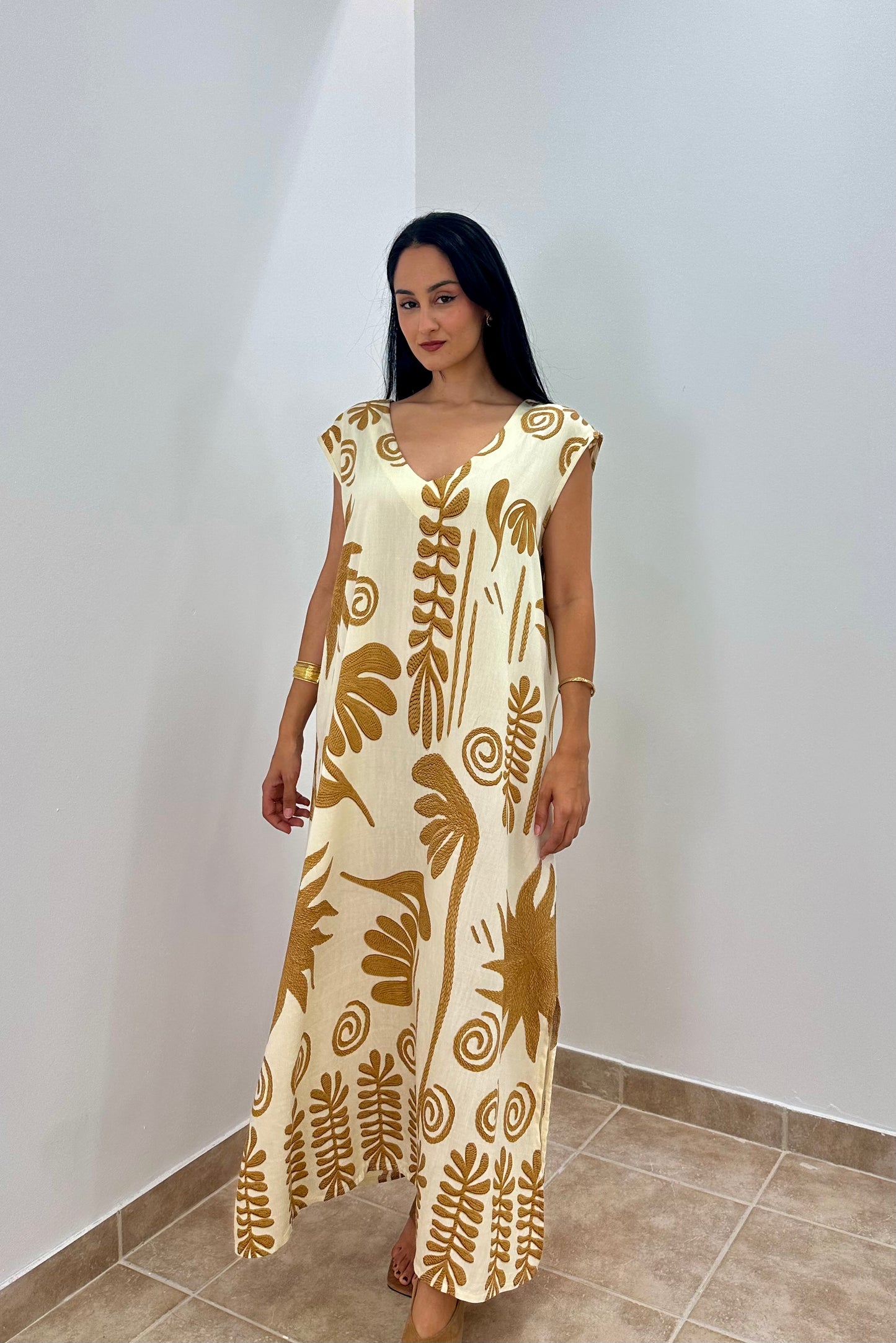 Maxi Φόρεμα με Tropical Print Εκρού-Καφέ Plus Size
