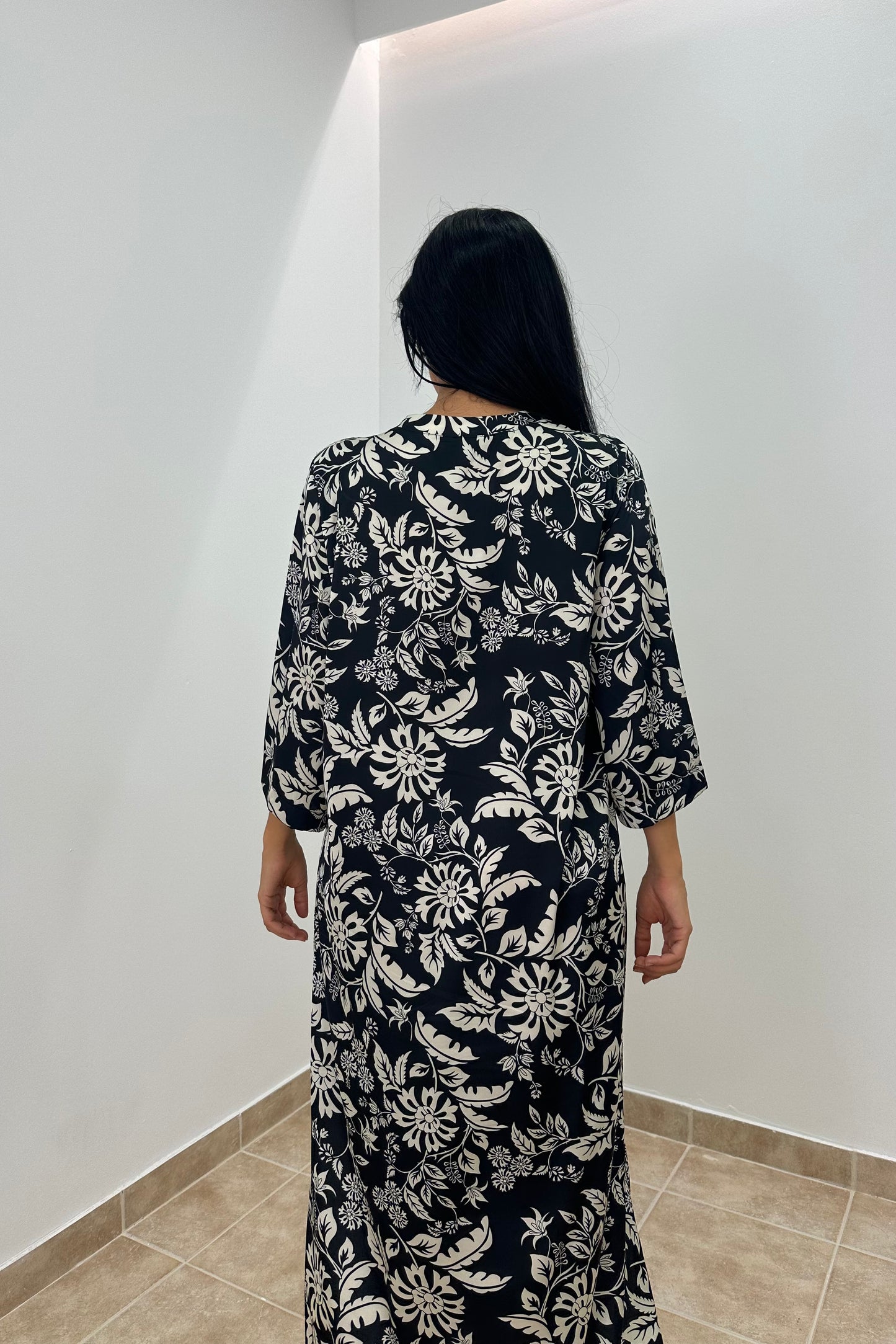 Μαύρο Σατέν Καφτάνι Floral